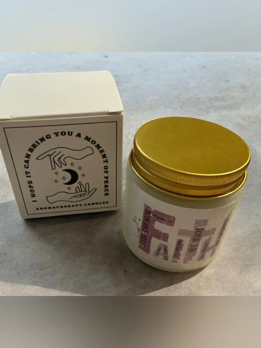Gold‑Lid Aromatherapy Candle - Calm Moment